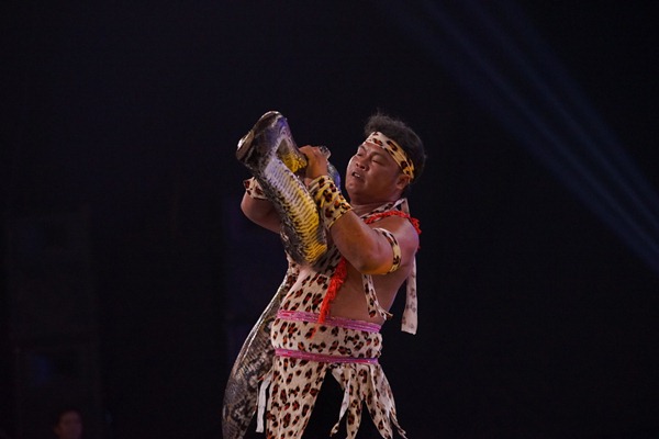 Người bí ẩn 2017: Bảo Anh - Hồ Quang Hiếu hết hồn, trường quay náo loạn vì nghệ sĩ chơi trăn - 6