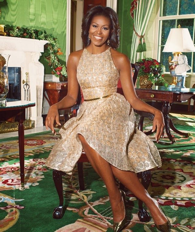 Phu nhân cựu tổng thống Obama bất ngờ gợi cảm trên phố - 11