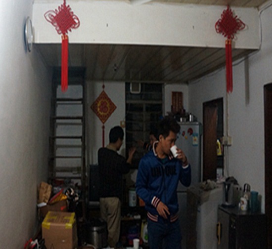 Thương con phải đi ngủ nhờ, bố mẹ dành dụm sửa nhà amp;#34;ổ chuộtamp;#34; đẹp ngỡ ngàng - 1