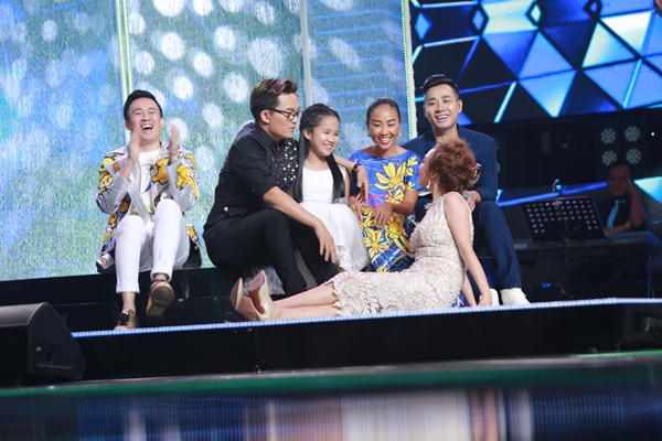 Cẩm Ly và cả 5 huấn luyện viên ngỡ ngàng, xúc động vì cô bé 10 tuổi hát amp;#34;Mẹ tôiamp;#34; - 5