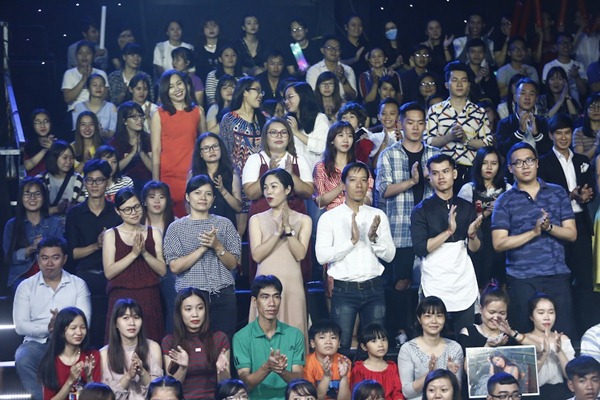 amp;#34;Gái 4 conamp;#34; Minh Hà bất ngờ xuất hiện tại Vietnam Idol Kids cùng ông xã Lý Hải - 6