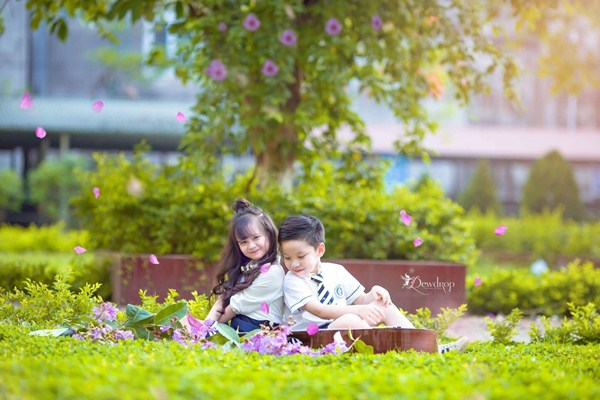 Sau 1 năm gây sốt vì xinh như hoa hậu, bé gái Tuyên Quang giờ đây đã khác rất nhiều - 15