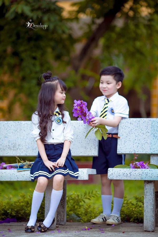 Sau 1 năm gây sốt vì xinh như hoa hậu, bé gái Tuyên Quang giờ đây đã khác rất nhiều - 17
