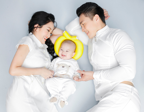 MC Hồng Phượng lần đầu khoe con trai 5 tháng tuổi kháu khỉnh, đáng yêu - 1