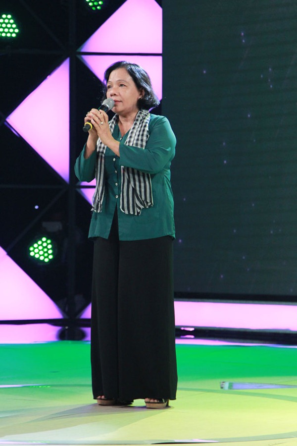 Cẩm Ly, Trấn Thành khóc nghẹn vì người bà hơn 60 tuổi chạy xe ôm nuôi 3 cháu gái ăn học - 18