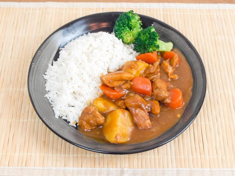 Vợ đảm tung chiêu níu chân chồng với món cơm cà ri gà kiểu Nhật - 1