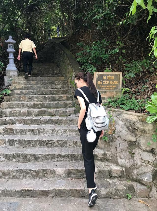 Sao Việt 24h qua: Con gái Ốc Thanh Vân mặc đồ đôi cùng mẹ, xoạc chân điệu nghệ tạo dáng - 8