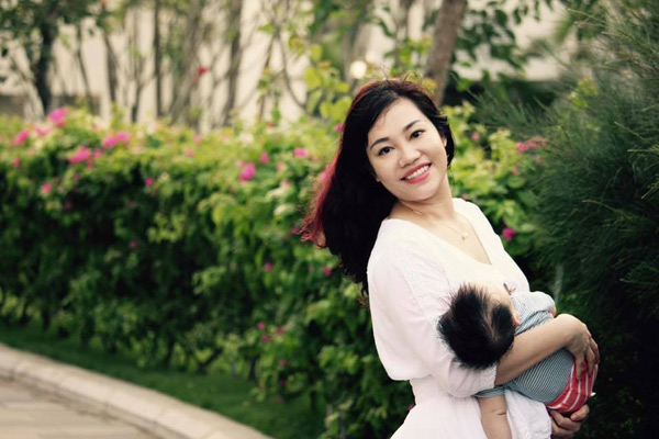 Mẹ 3 con mách cách làm rượu gừng nghệ, giúp mẹ ‘lột xác’ đẹp toàn diện sau sinh - 1