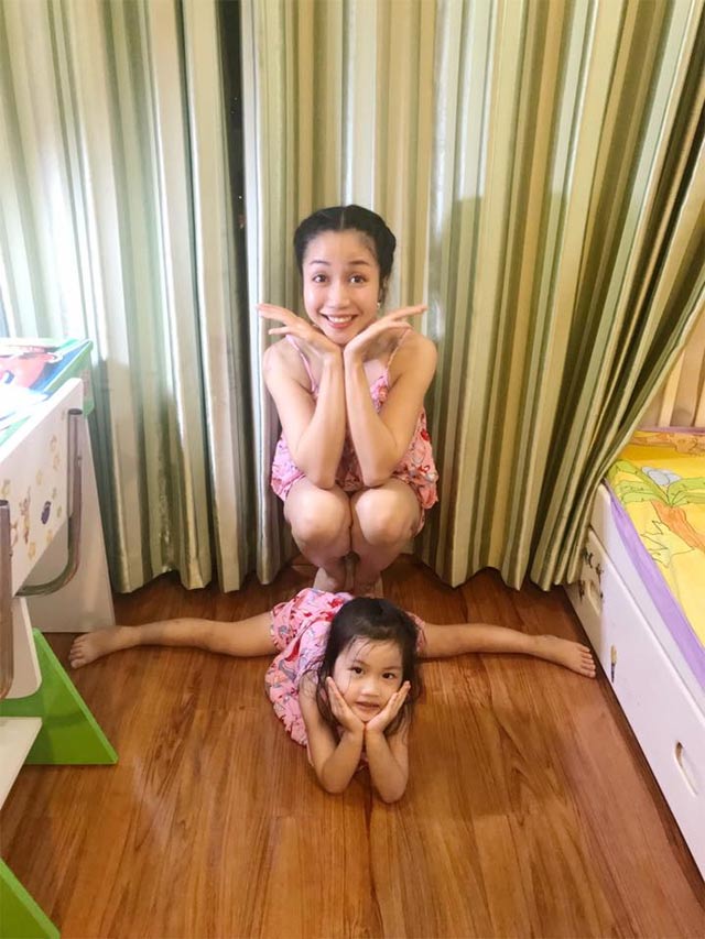 Sao Việt 24h qua: Con gái Ốc Thanh Vân mặc đồ đôi cùng mẹ, xoạc chân điệu nghệ tạo dáng - 3