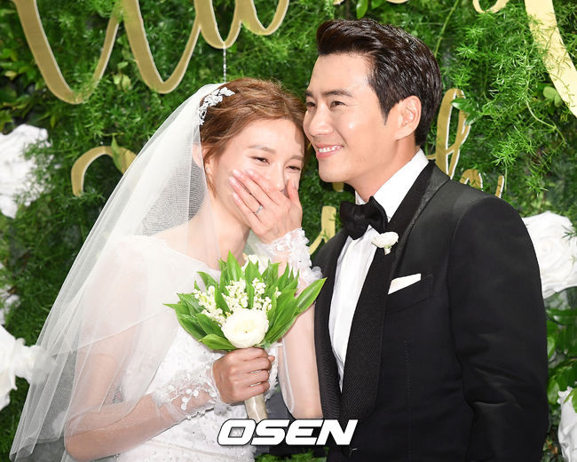 Ngày cưới, mỹ nhân Cha Ye Ryun và tài tử Joo Sang Wook bên nhau amp;#34;ngọt như đườngamp;#34; - 8