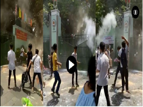 Nhóm học sinh thi nhau ném amp;#34;bomamp;#34; sơn, bột màu vào trường sau lễ bế giảng - 1