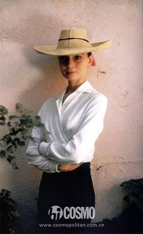 Từ 60 năm trước, cô ấy đã đón đầu xu hướng hot nhất 2017 - 1