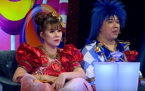 Xuất hiện amp;#34;dì ghẻ nhíamp;#34; 5 tuổi khiến 8 huấn luyện viên cười lăn lộn - 9