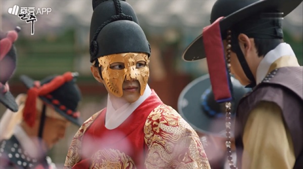 “Mặt nạ quân vương”: Yoo Seung Ho “sướng rơn” vì được Kim So Hyun tỏ tình - 9