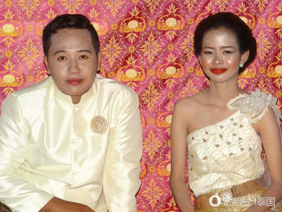 Cô dâu chú rể “hận cả đời” vì bị hóa thành hề trong ngày cưới - 1