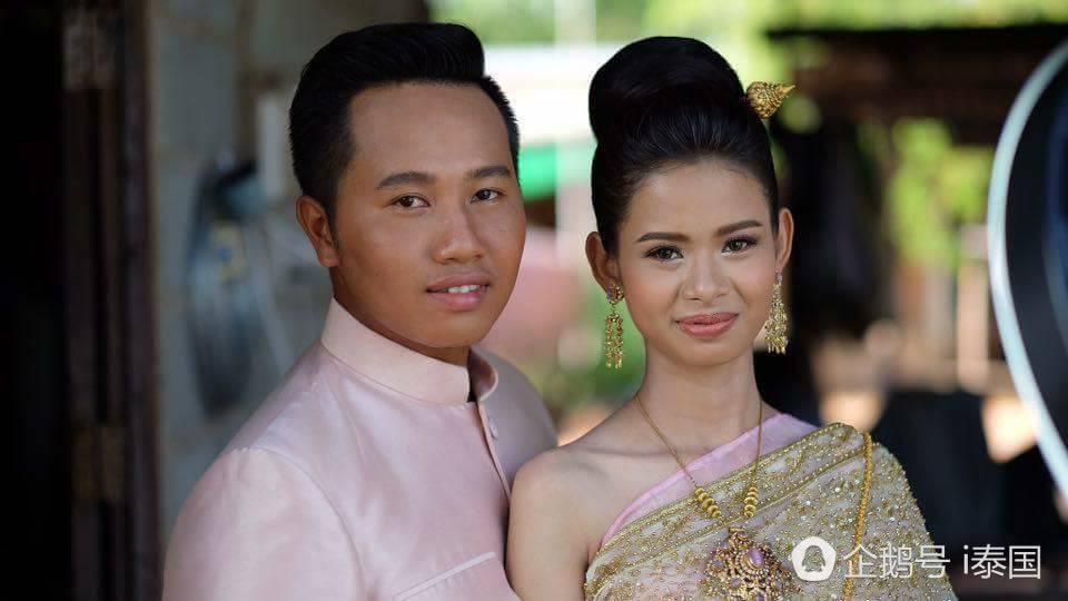 Cô dâu chú rể “hận cả đời” vì bị hóa thành hề trong ngày cưới - 6