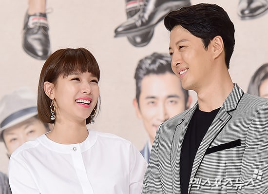 Chán hẹn hò người ngoài ngành, sao Kbiz chuyển sang kết đôi với đồng nghiệp - 7