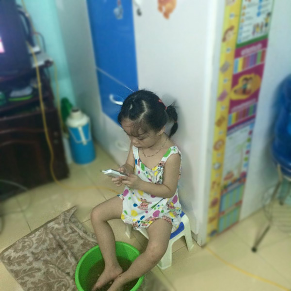 Điều hòa vù vù suốt ngày đêm, con em vẫn chẳng hề viêm họng nhờ… - 2