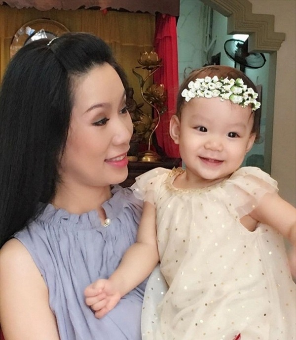 Liều mình sinh con ở tuổi ngoài 40 - 50, 4 mỹ nhân Việt này vẫn đẹp bất chấp - 9
