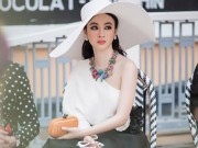 Thời trang - Angela Phương Trinh dính sự cố, đến trễ vẫn siêu chảnh tại show thời trang