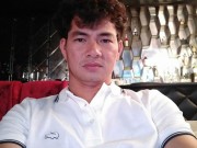 Làng sao - Xuân Bắc xấu hổ xin lỗi vì đến muộn 2 tiếng, bị đạo diễn mắng "như tát nước" vào mặt