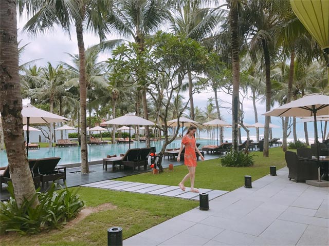 Sao Việt 24h qua: Hồ Ngọc Hà tự gọi mình là amp;#34;béamp;#34;, khoe vẻ nhắng nhít ở Hội An - 1