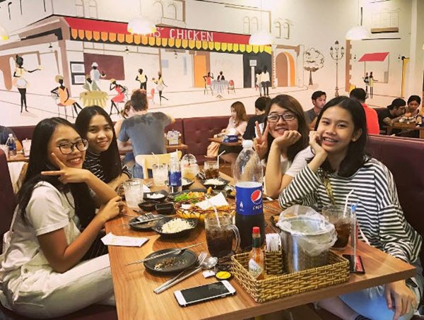 Sau 4 năm nổi tiếng, cuộc sống của cô bé Phương Mỹ Chi giờ đây thay đổi quá nhiều - 13