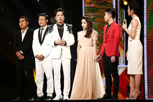 TV Show: HLV Thần tượng Bolero đầm đìa nước mắt; Giọng ca nhí Quang Linh amp;#34;gây sốtamp;#39; - 7