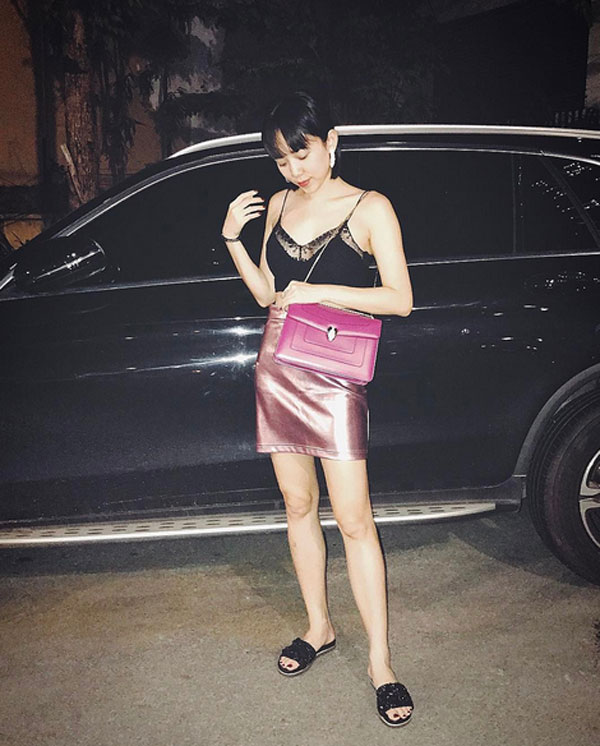 Hè đến, dép lê sang chảnh vẫn amp;#34;được lòngamp;#34; các sao Việt - 1