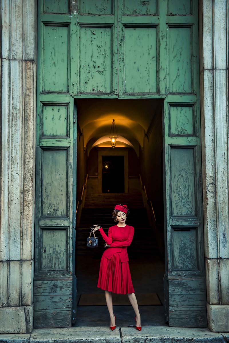 Cô gái đẹp nhất The Face dắt cún đi dạo ở Rome - 1