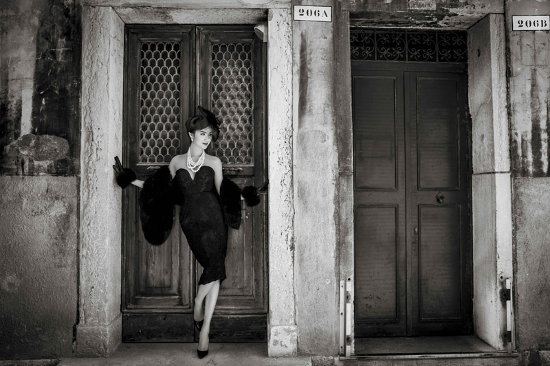 Cô gái đẹp nhất The Face dắt cún đi dạo ở Rome - 8