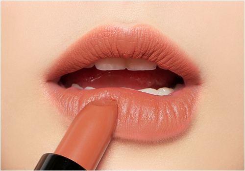 Các cô nàng, hãy thôi mê son rẻ kẻo hối tiếc cả đời! - 5