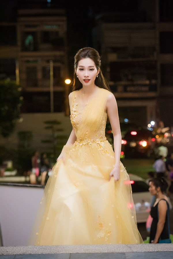 Ngoài sắc trắng, Thu Thảo còn mê mệt tông màu này - 5