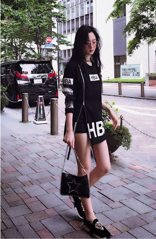 Giáng My ngồi dưới mưa rét 4 tiếng đồng hồ để xem con gái nhận bằng tốt nghiệp - 8