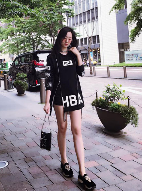 Giáng My ngồi dưới mưa rét 4 tiếng đồng hồ để xem con gái nhận bằng tốt nghiệp - 9