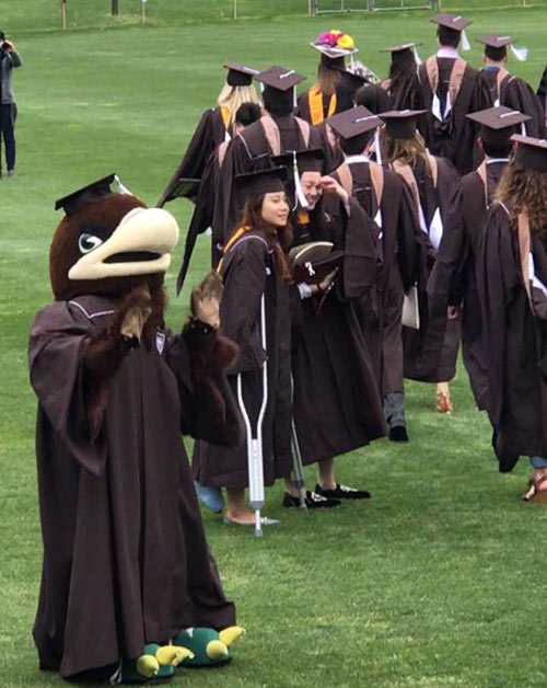 Giáng My ngồi dưới mưa rét 4 tiếng đồng hồ để xem con gái nhận bằng tốt nghiệp - 4