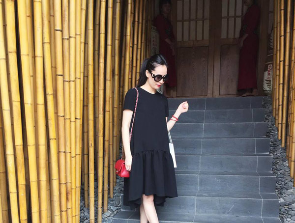 Bí mật mặc đẹp dễ như ăn kẹo của bà mẹ Hà Nội 3 con đi đến đâu là được khen ở đó - 10