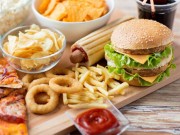 Làm mẹ - 4 thực phẩm dù bổ mấy cũng CẤM không được cho con ăn khi đang sốt