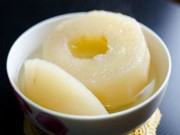 Làm mẹ - Mẹ nấu chín trái cây rồi cho con ăn, nhận lại kết quả bất ngờ