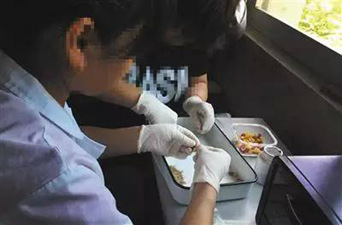 Bí mật đáng sợ bên trong chợ đen chuyên buôn bán nhau thai sản phụ - 8