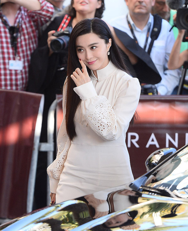 Phạm Băng Băng nhận cơn mưa lời khen mà cũng lắm phen bị chê xấu tại Cannes - 2