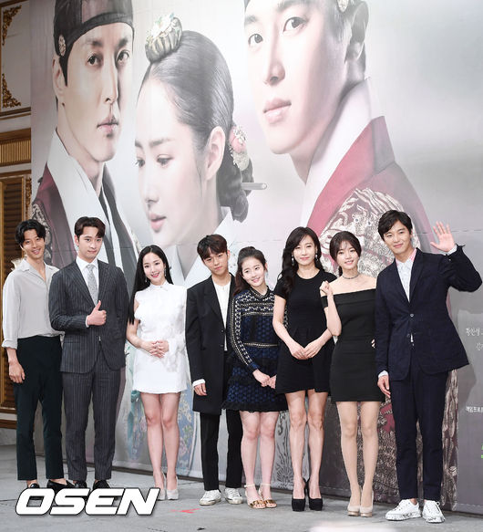 amp;#34;Siêu phẩm thẩm mỹamp;#34; Park Min Young đẹp không tỳ vết bên tài tử Lee Dong Gun - 7