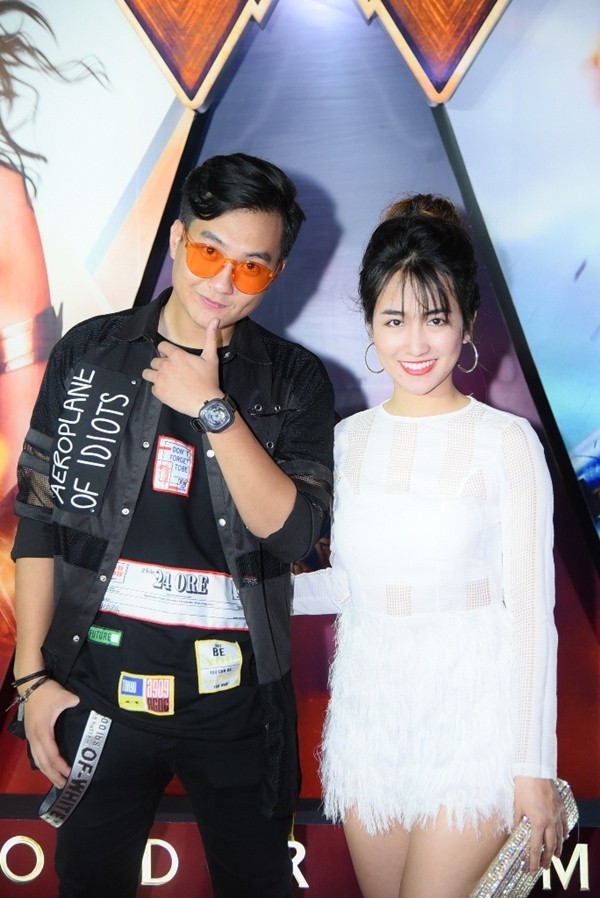 Á hậu Thụy Vân gợi cảm khác lạ, đọ sắc với Huyền My tại họp báo phim - 6