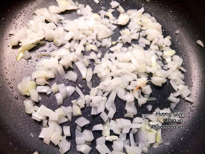 Làm cơm tôm trứng kiểu này, cả nhà ai cũng mê - 7
