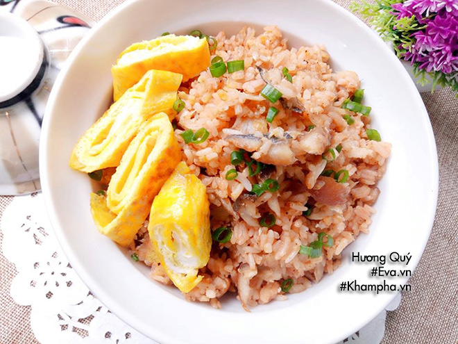 Cách làm món cơm chiên cá mặn cực ngon - 7