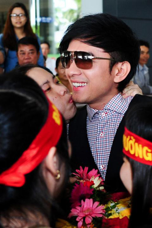 Tuấn Hưng, Đan Trường đẹp trai lại chiều fan, khiến vợ amp;#34;lo ngay ngáyamp;#34; - 6