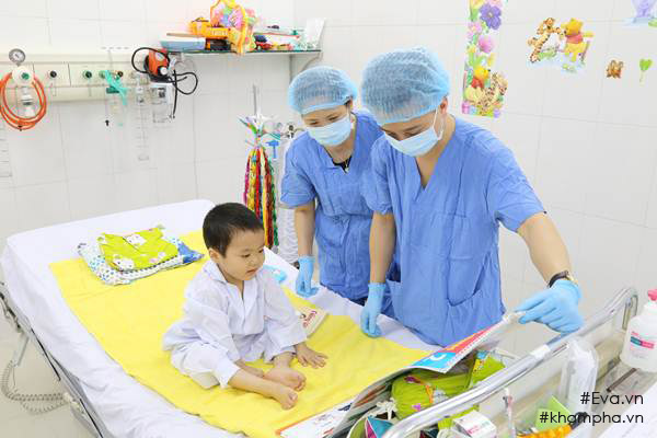 Chuyện 2 lần chết hụt của em bé ghép phổi từ người sống thành công đầu tiên ở VN và mong ước giản dị ngày 1/6 - 4