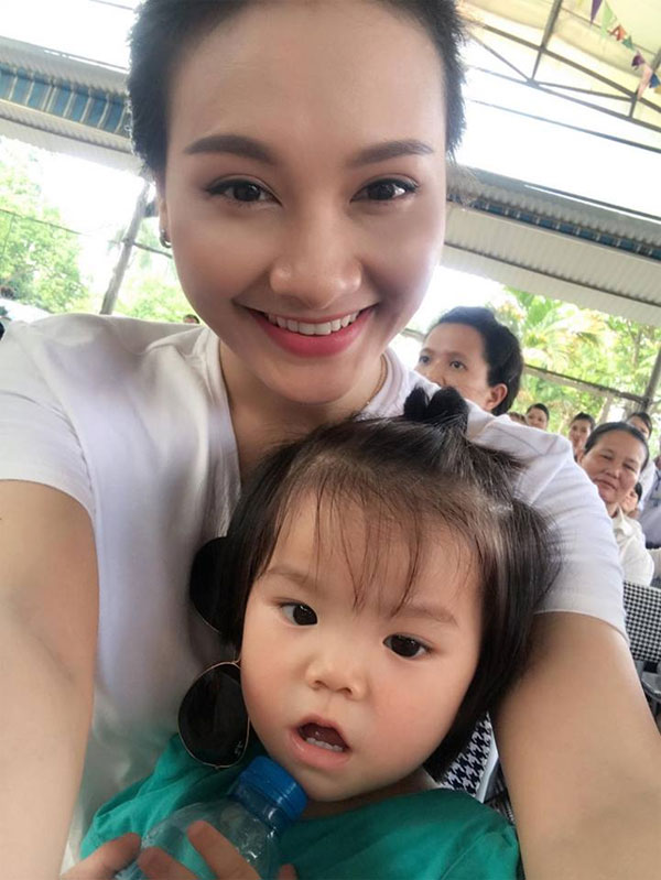 Sao Việt 24h qua: Con trai Ngọc Thạch cắn bạn khiến bố mẹ phải đi xin lỗi - 7