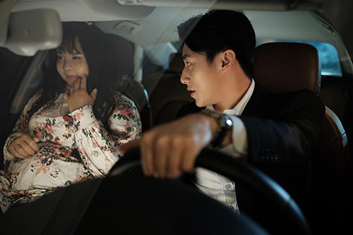 Minh Hằng gây choáng vì thân hình quá khổ trong amp;#34;Sắc đẹp ngàn cânamp;#34; bản Việt - 1