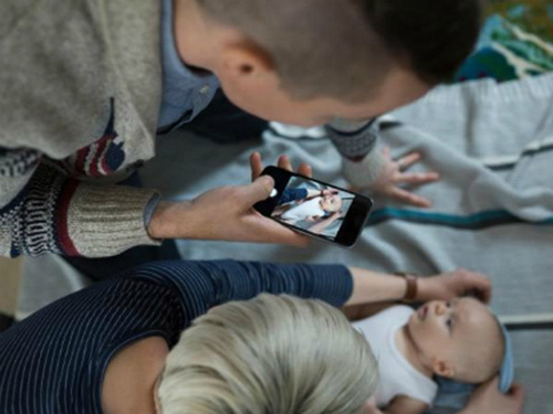 Mẹ “tá hỏa” khi phát hiện ảnh con gái 8 tuổi lan tràn trên web khiêu dâm - 3